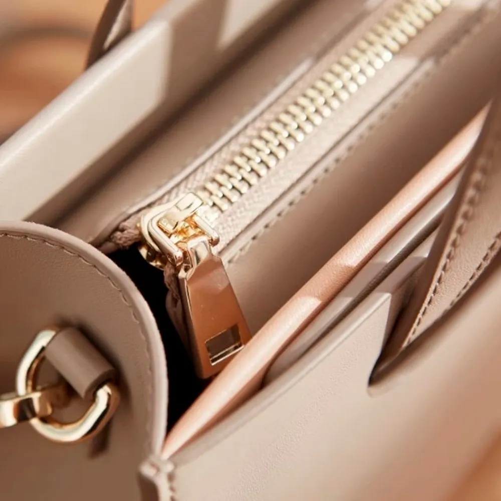 bag of unique design